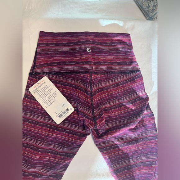 lululemon Wunder Under Crop Hi-Rise. Size 6. Blush Berry Color. - Picture 6 of 15